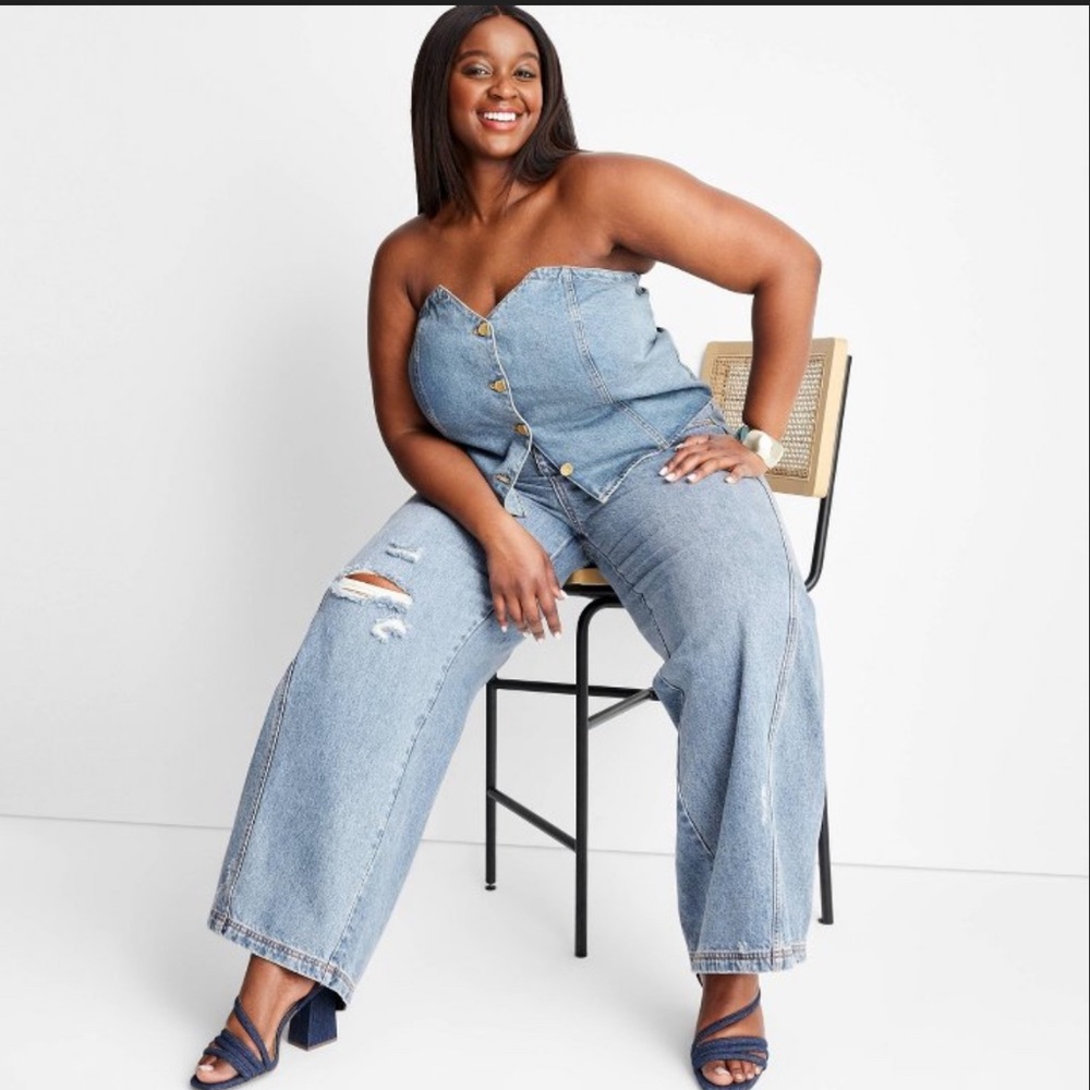 NWT Target Future Collective with Jenee Naylor Wideleg Distressed Jeans - 18